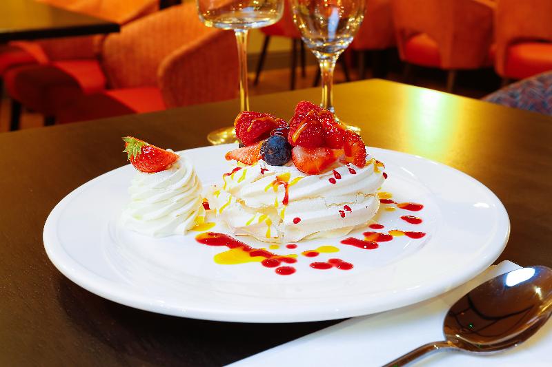 Castle Varagh Hotel & Bar