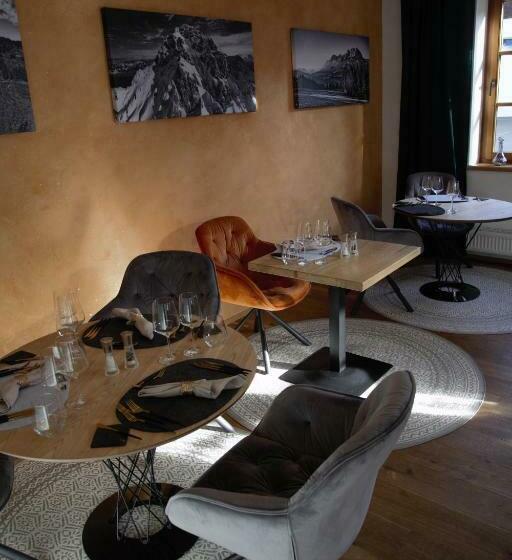 Отель Crystal Kitzhorn Suites