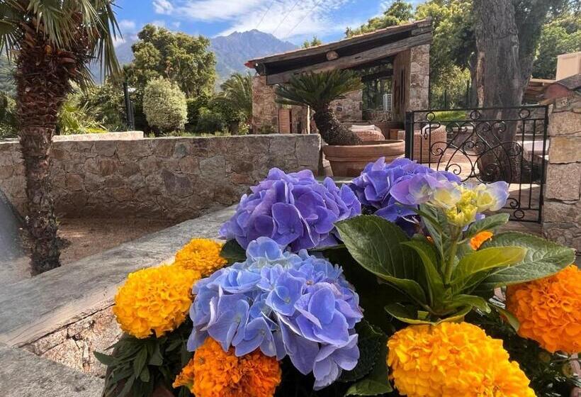 فندق Domaine Du Reginu