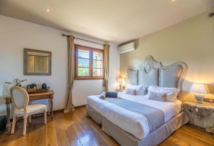 فندق Domaine Du Reginu