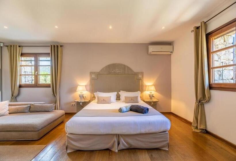 فندق Domaine Du Reginu