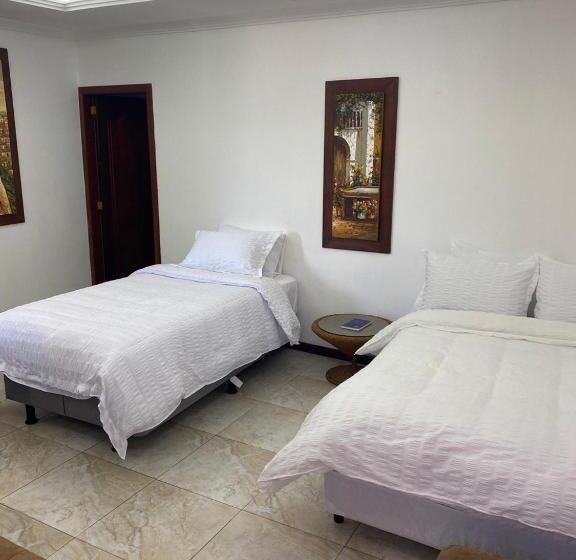 فندق El Castillo De Nallig