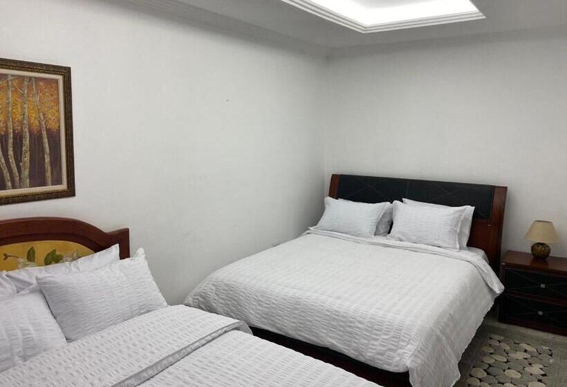 فندق El Castillo De Nallig