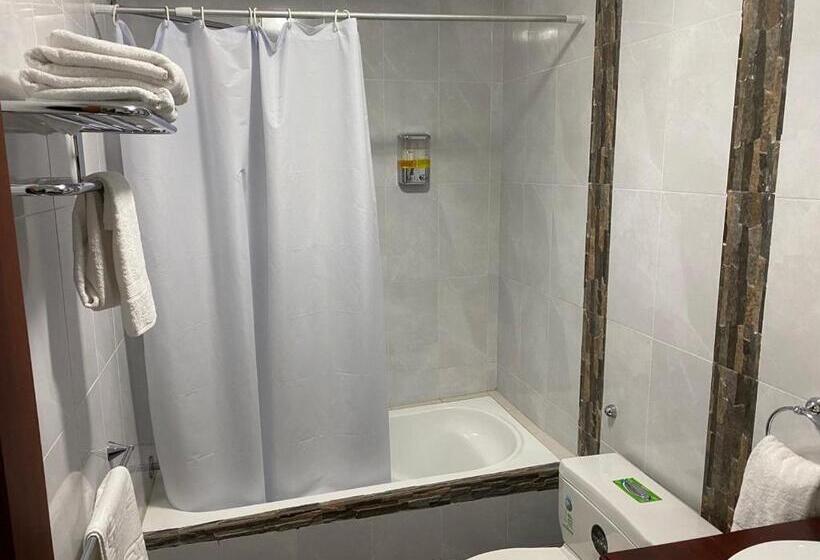 فندق El Castillo De Nallig