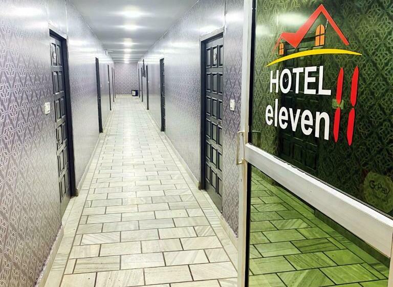 Отель Eleven