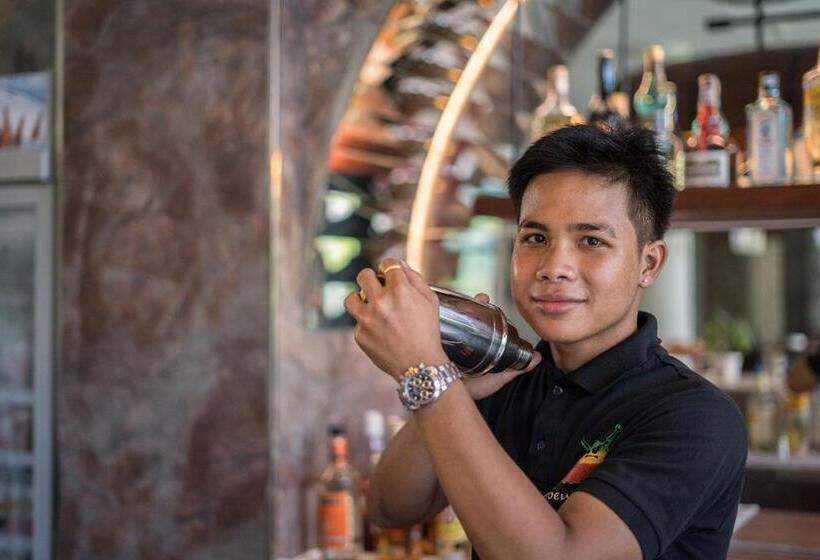 هتل Enjoy Boutique