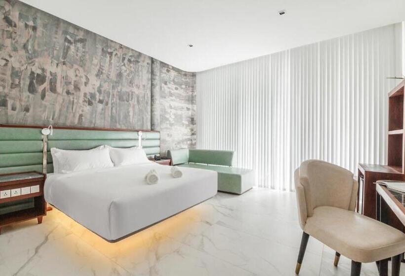 هتل Enjoy Boutique