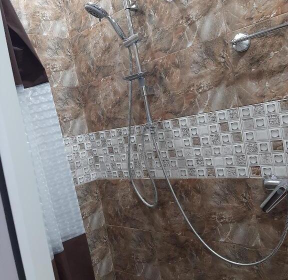 فندق Erebuni Plaza