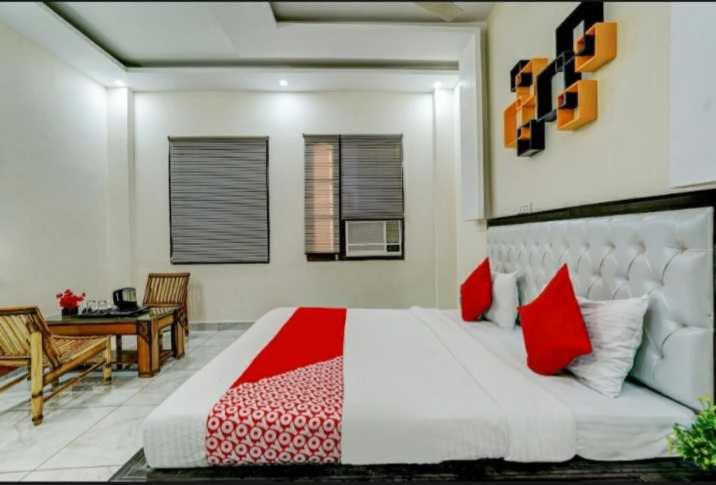 Отель Flagship Seventy Stay In