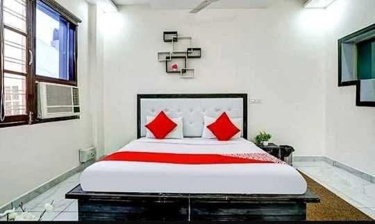 Отель Flagship Seventy Stay In