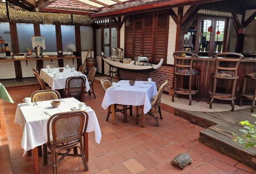 Отель Greenheart Boutique