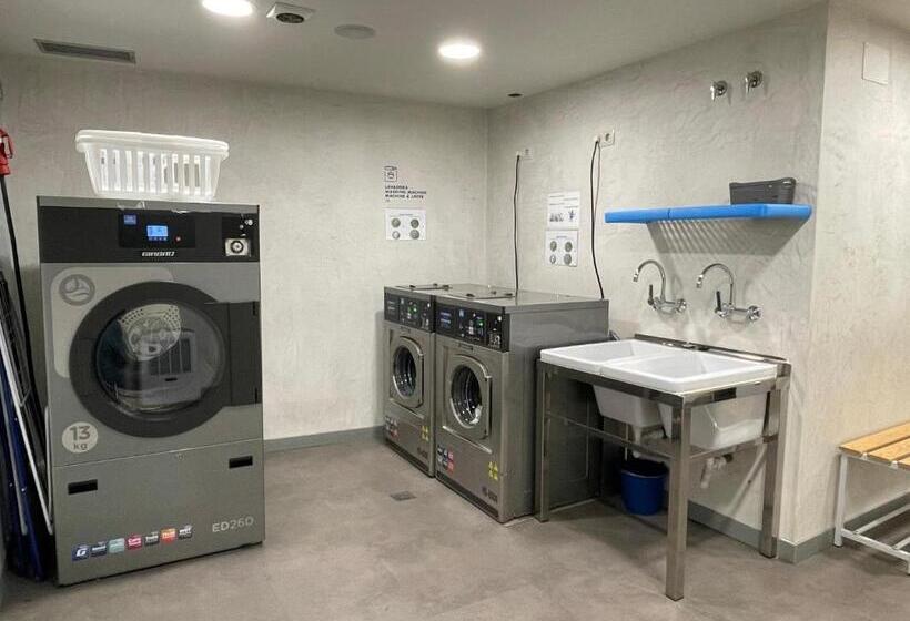 בית מלון כפרי Guiana Rooms & Suites