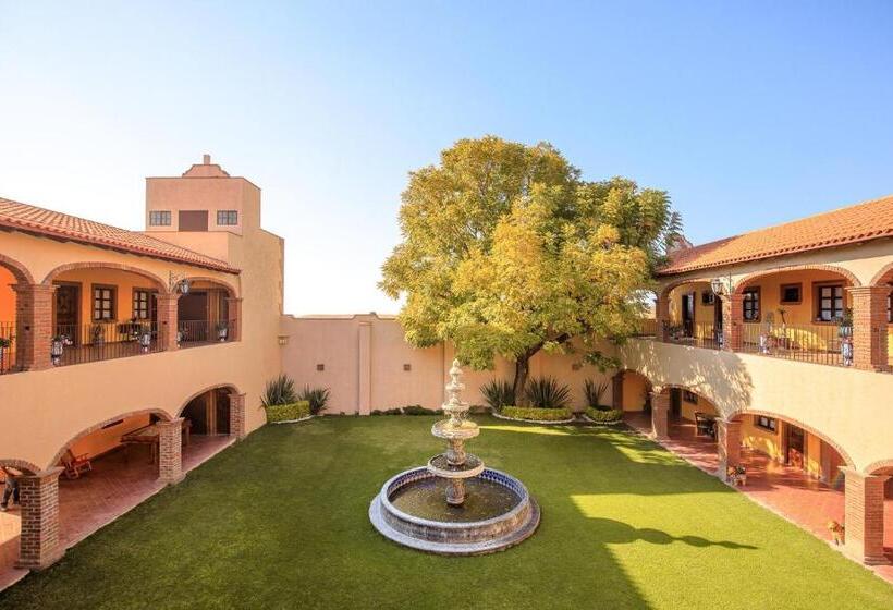 Отель Hacienda Maria Eugenio