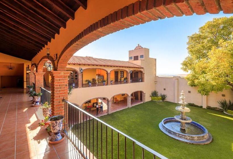Отель Hacienda Maria Eugenio