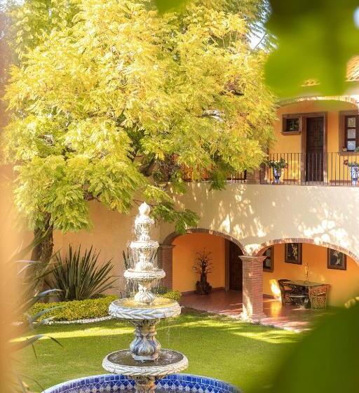Отель Hacienda Maria Eugenio