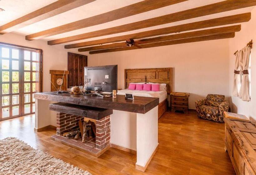 Отель Hacienda Maria Eugenio