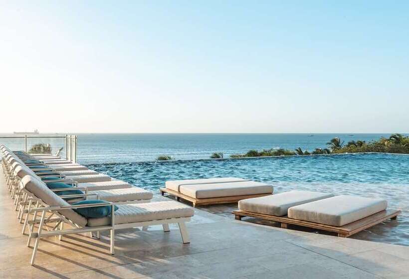 ホテル Hilton Santa Marta