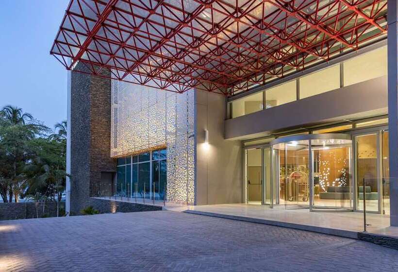 ホテル Hilton Santa Marta