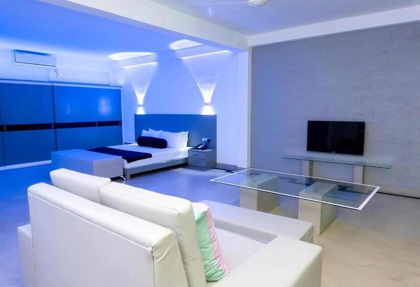 فندق Josan Villa With A Glorious Beach And Sea View