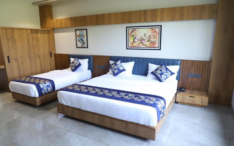 Отель Maple Tree Inn