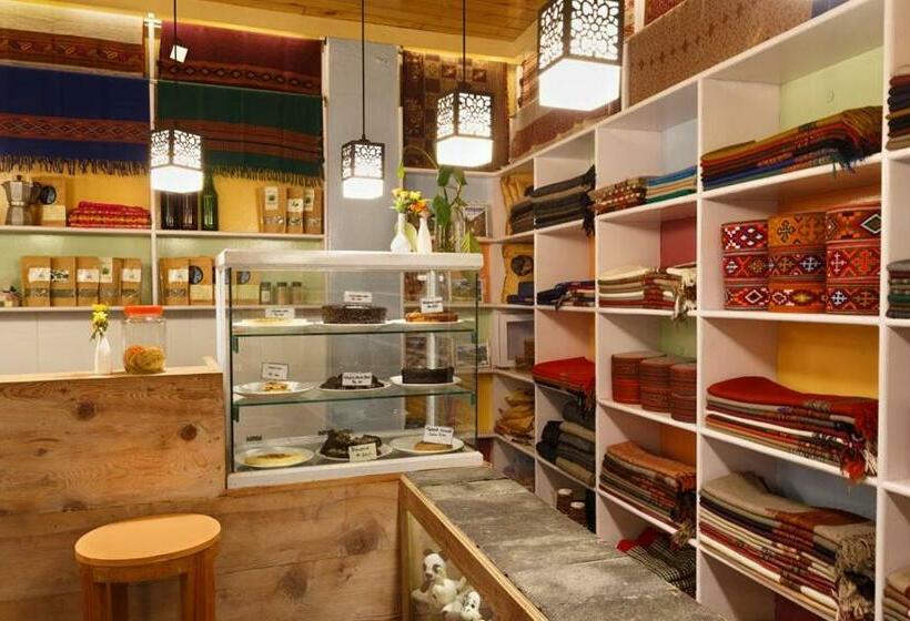 فندق Naggar Delight & Wool Cafe