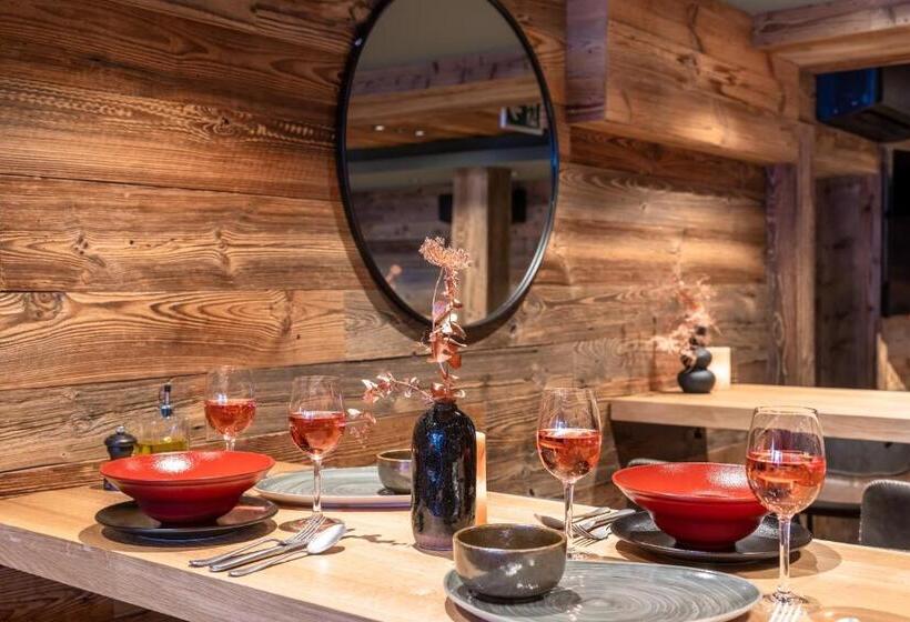 هتل No 8 Bed & Bar