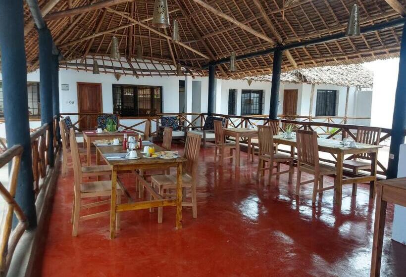 هتل Nungwi Heritage Resort