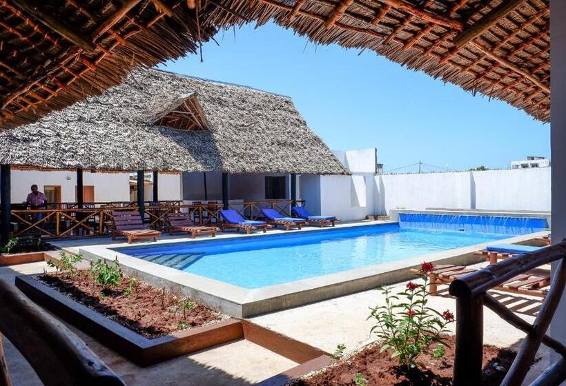 هتل Nungwi Heritage Resort