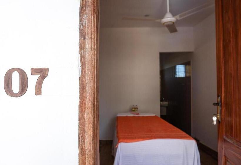 هتل Nungwi Heritage Resort