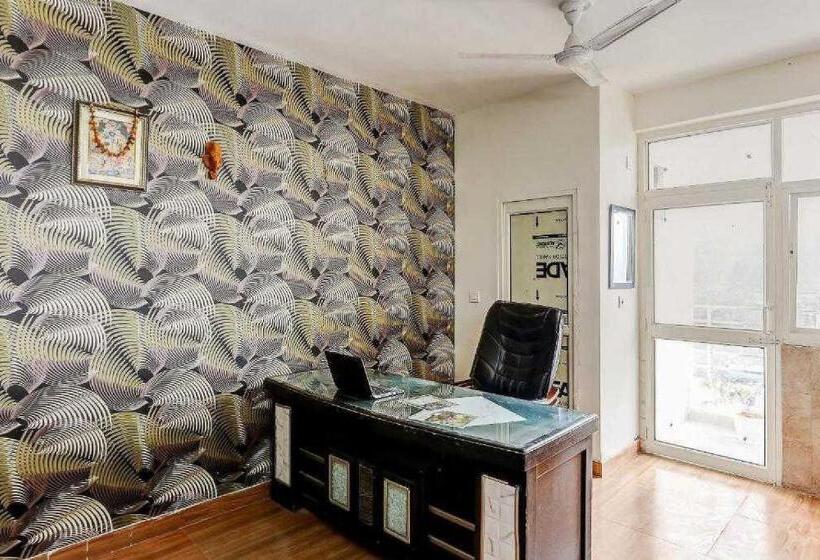 호텔 Oyo 70006 Krishna Orchid