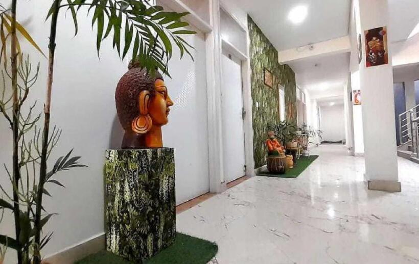 호텔 Oyo 70006 Krishna Orchid