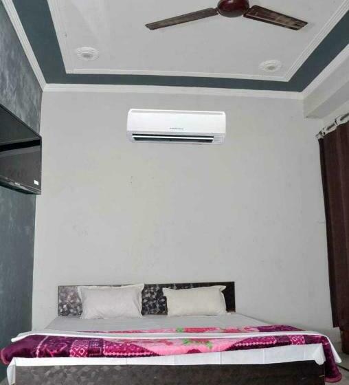 فندق Oyo 70046 Deep