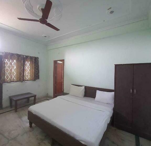 فندق Oyo 70046 Deep