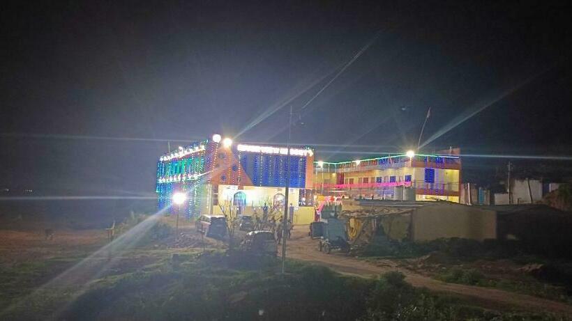 Отель Oyo 70099 River View Resort