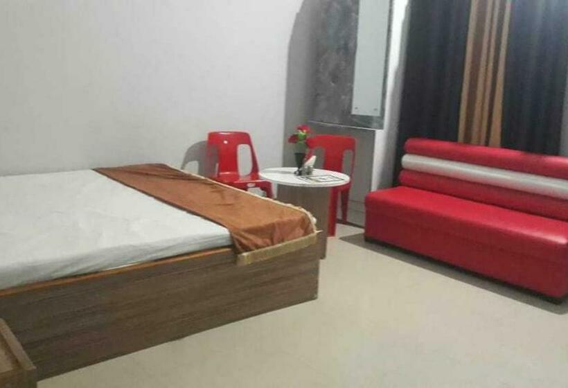 Отель Oyo 70099 River View Resort