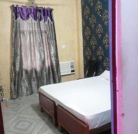 ホテル Oyo 70116 Vrindavan Resorts