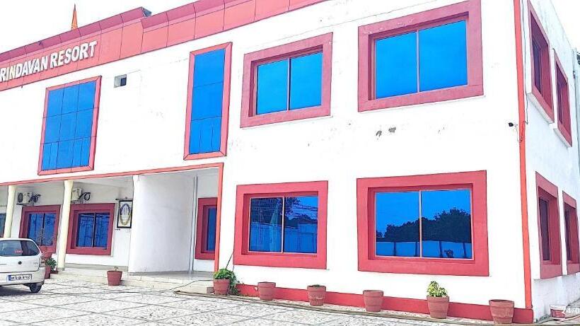 ホテル Oyo 70116 Vrindavan Resorts