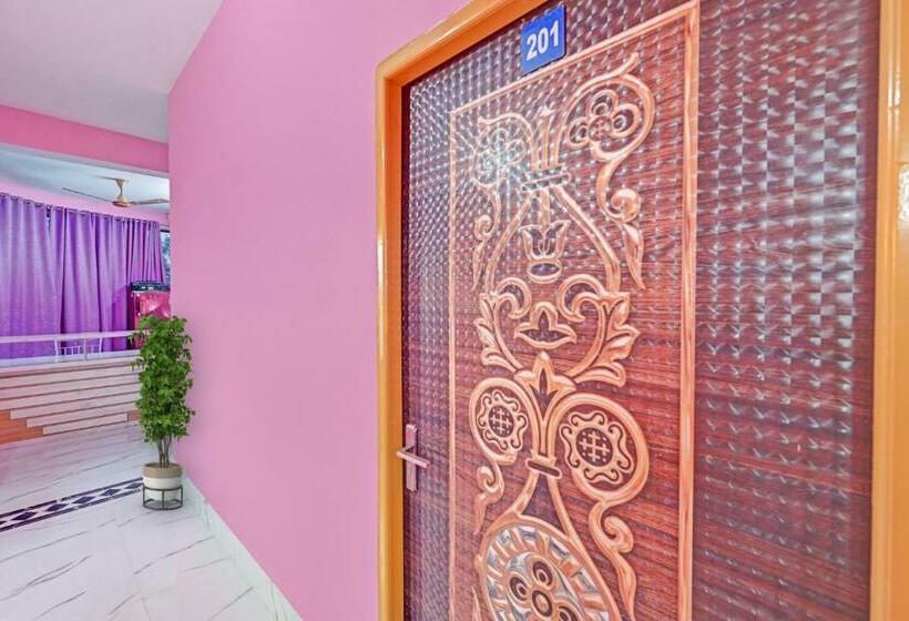 فندق Oyo 70227 Deras Resort