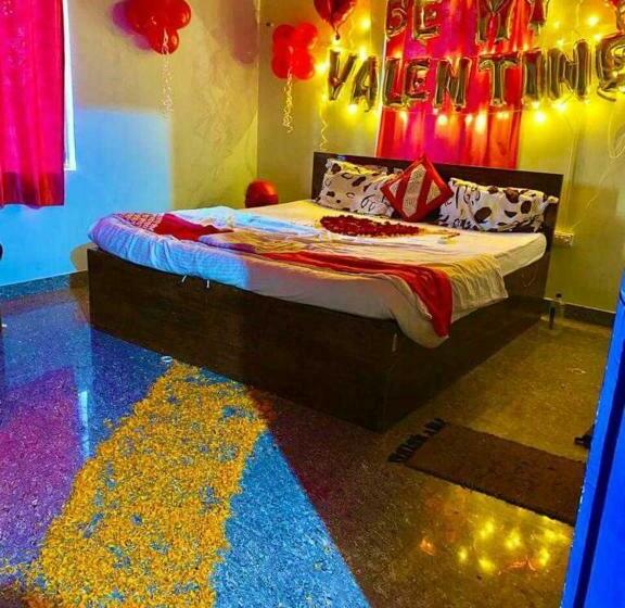 فندق Oyo 70227 Deras Resort