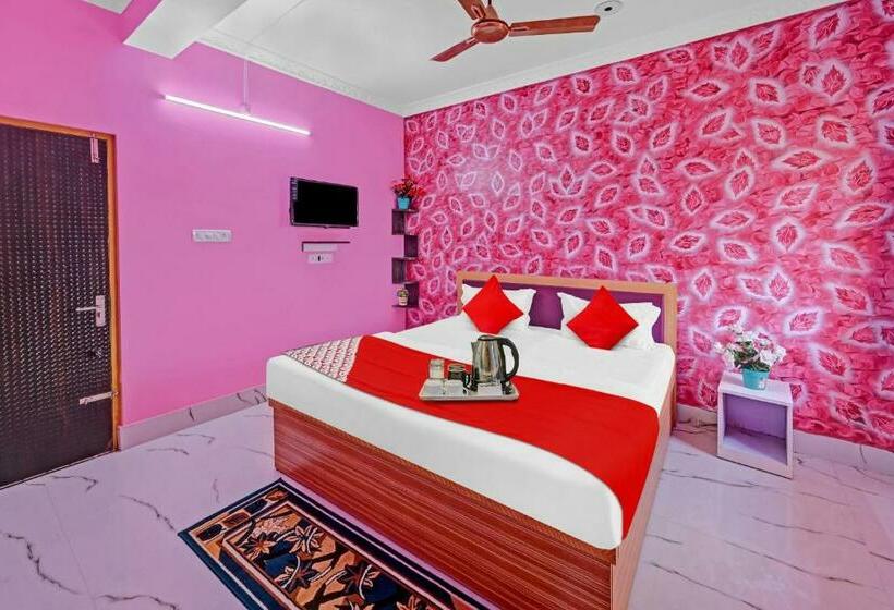 فندق Oyo 70227 Deras Resort