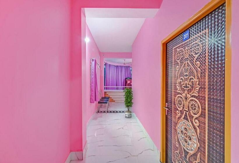 فندق Oyo 70227 Deras Resort