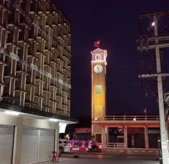 בית מלון כפרי โรงแรมรชาโขง Racha Khong