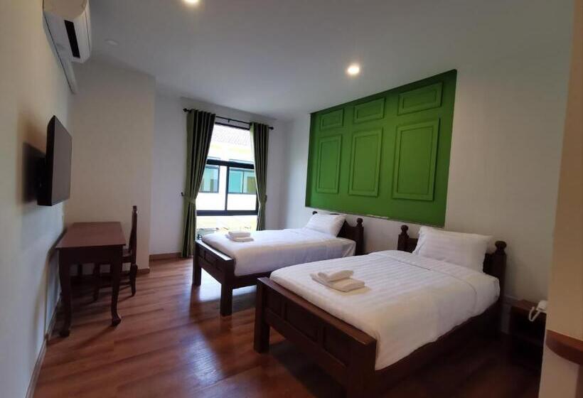 בית מלון כפרי โรงแรมรชาโขง Racha Khong