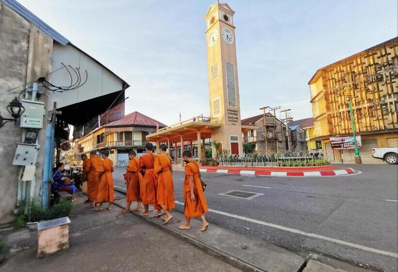 בית מלון כפרי โรงแรมรชาโขง Racha Khong