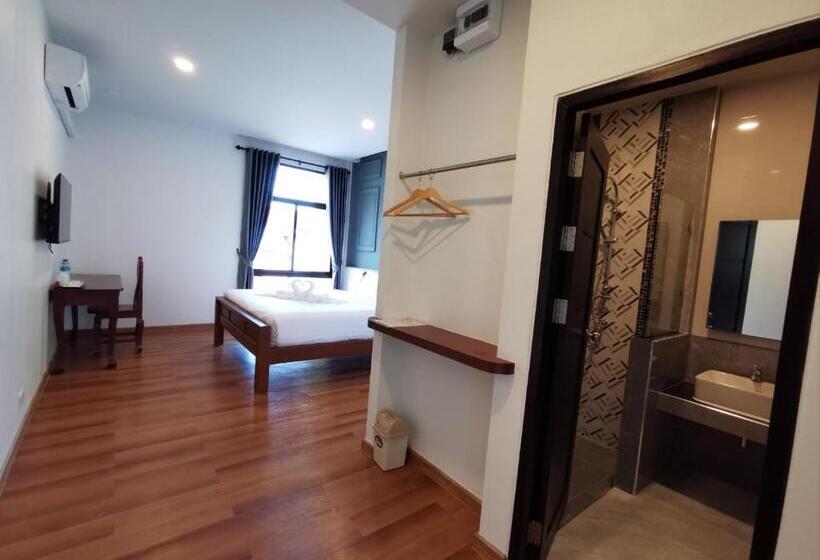 בית מלון כפרי โรงแรมรชาโขง Racha Khong