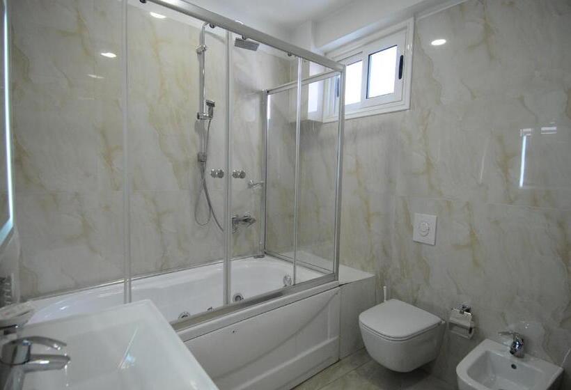 בית מלון כפרי Rezidence Tredi City Center