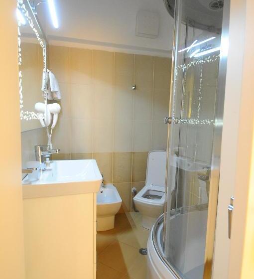 בית מלון כפרי Rezidence Tredi City Center