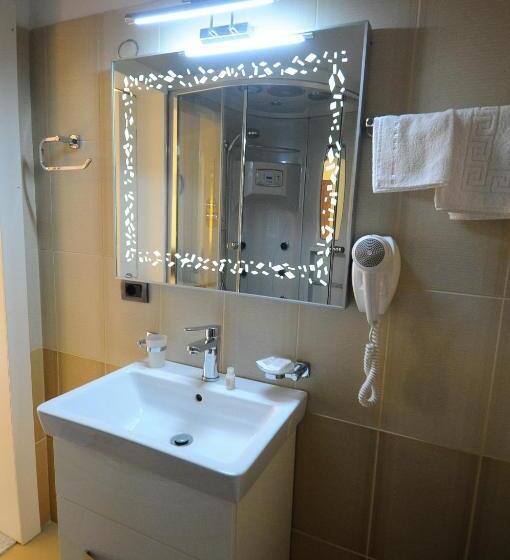 בית מלון כפרי Rezidence Tredi City Center