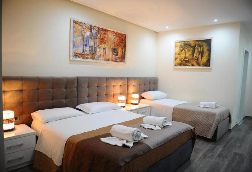 בית מלון כפרי Rezidence Tredi City Center