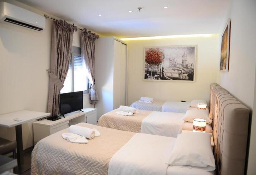 בית מלון כפרי Rezidence Tredi City Center